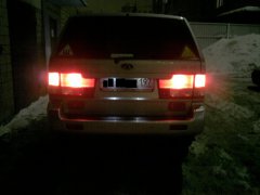 светодиодная лампа в доп стопы на крышке багажника вид 3