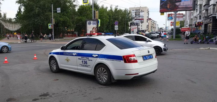 Машина ДПС летом