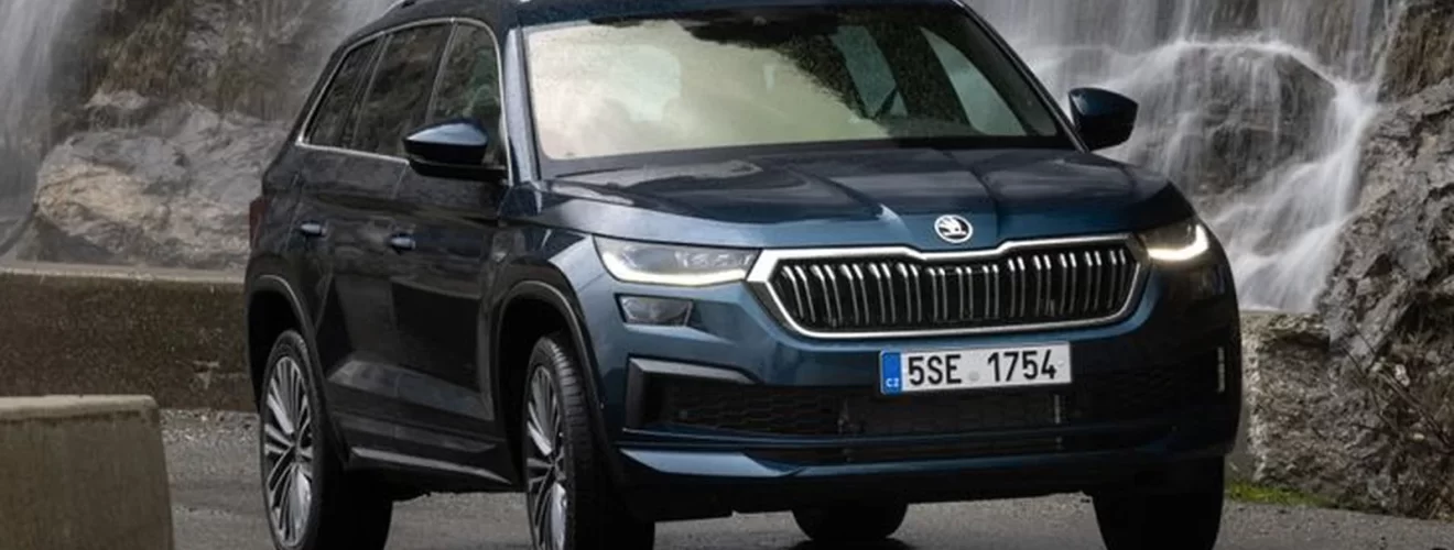 Skoda Kodiaq, семейный кроссовер, темно-синий цвет