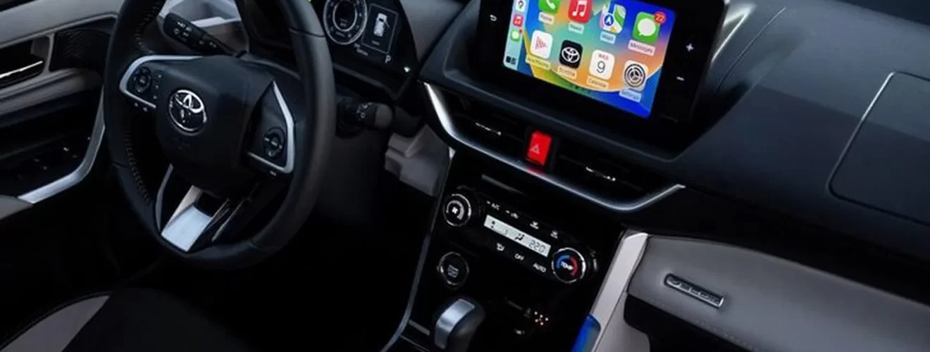 Toyota Veloz - семиместный компактвэн