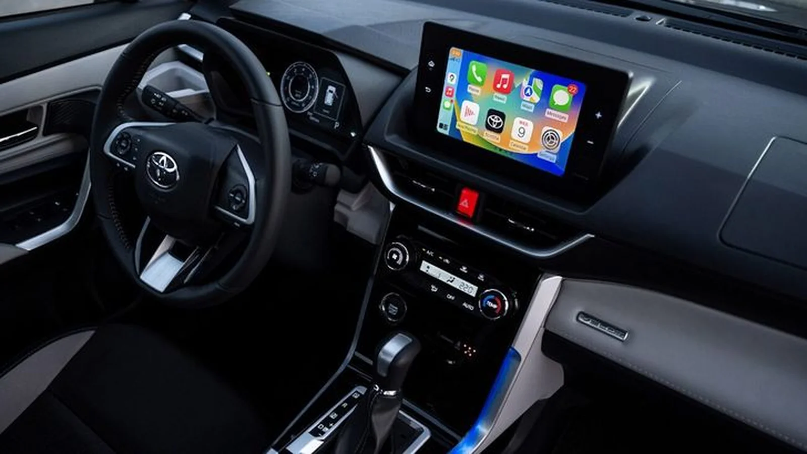 Toyota Veloz - семиместный компактвэн