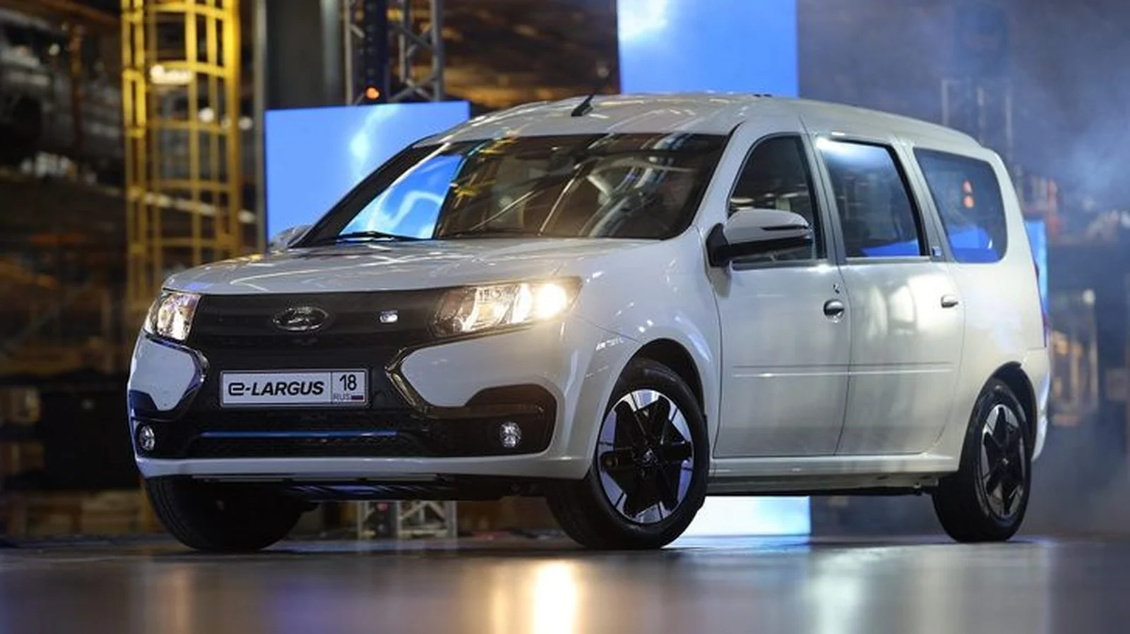 Фотография электрофургона LADA e-Largus на испытаниях
