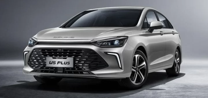 Фотография автомобилей BAIC X75 и BAIC BJ40