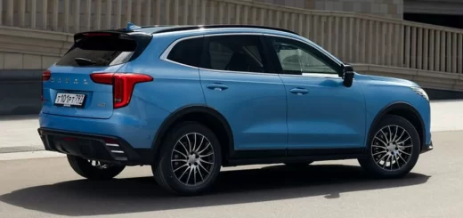 Haval Jolion и Haval M6 на фоне городского пейзажа