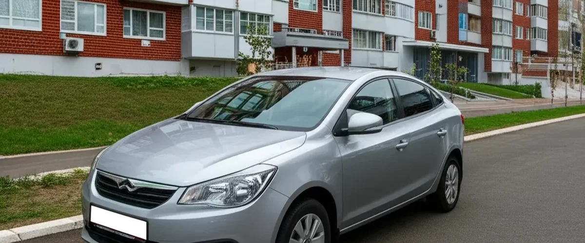 График, показывающий снижение среднего размера автокредита в России.