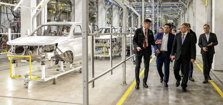 Фотография модернизированного участка аудита качества автомобилей на Ульяновском автозаводе.