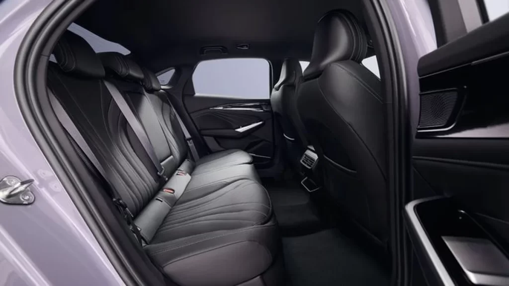 Фото Geely