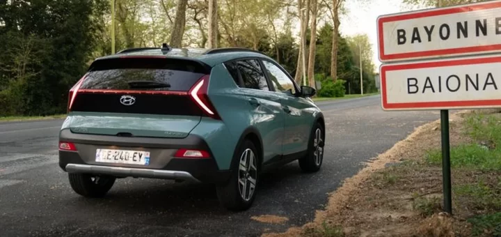 Hyundai Bayon на дороге