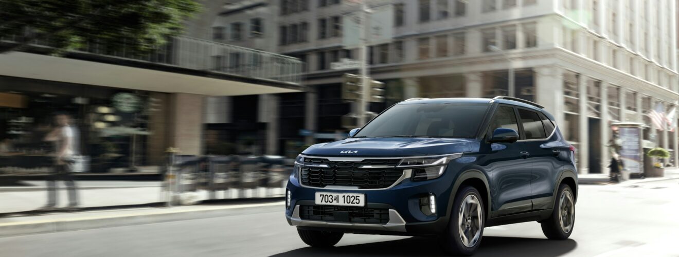 Kia SELTOS driving on the city road