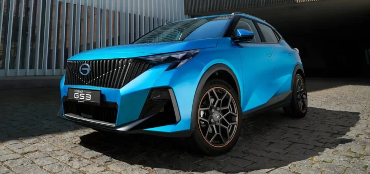 Изображение трех автомобилей GAC: GS3, GS8 и M8