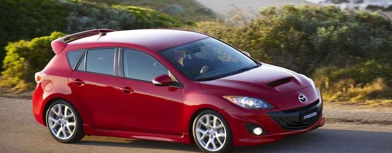 Фотография нескольких спортивных автомобилей