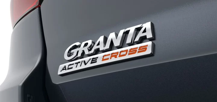 LADA Granta Active Cross в серебристо-сером цвете на дилерской стоянке