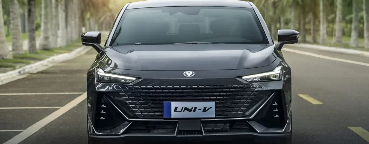 Changan Uni-V с полным приводом на российском фоне