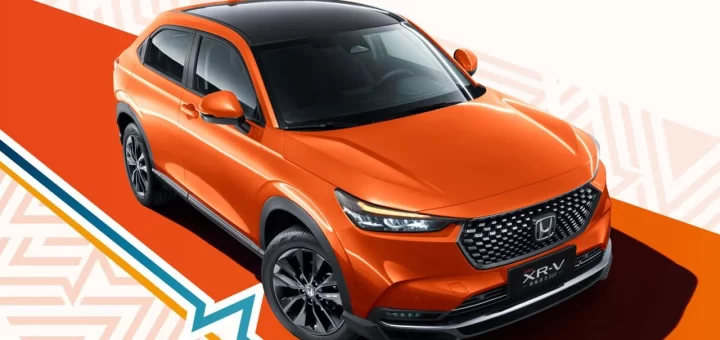 Новый Honda XR-V на фоне городского пейзажа