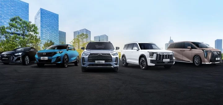 Фотография юбилейного 30-тысячного автомобиля GAC, проданного в России.