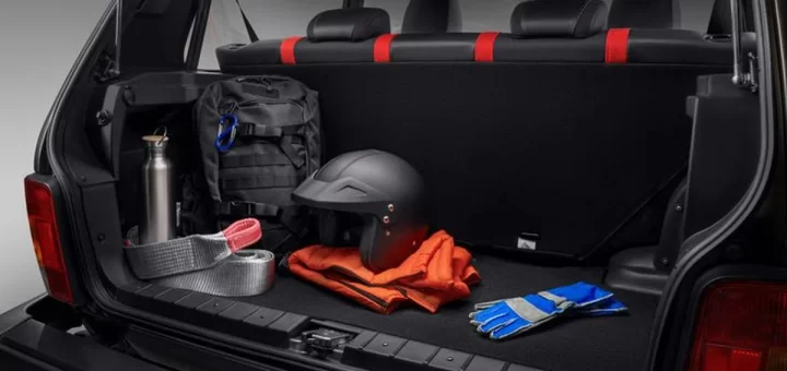 LADA Niva Sport в новом красном цвете "Фламенко"