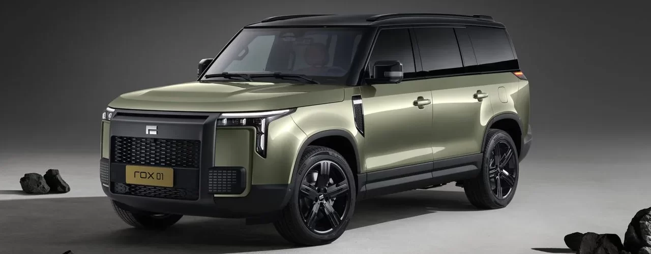 Премиальный китайский гибридный внедорожник Rox 01