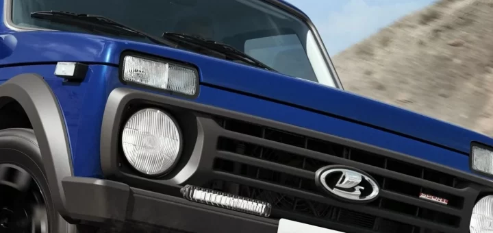 Лада Нива Бронто в ярко-синем цвете «Капитан», подготовленная к запуску