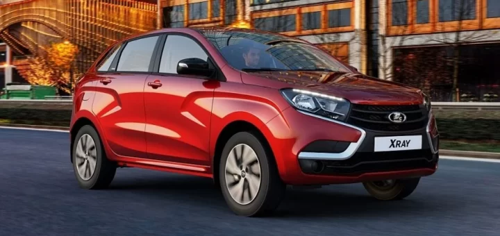 Фотография с изображением различных марок автомобилей