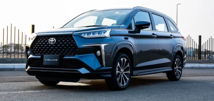 Toyota Veloz — семиместный компактвэн