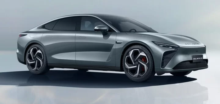 Премиальное гибридное купе Exeed Exlantix ES