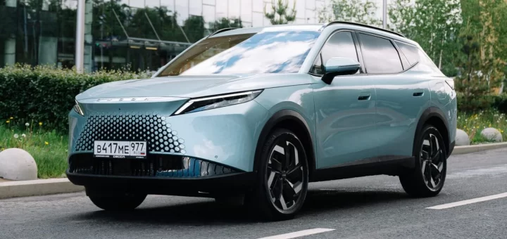 Интерфейс мобильного приложения Omoda для управления функциями автомобиля.