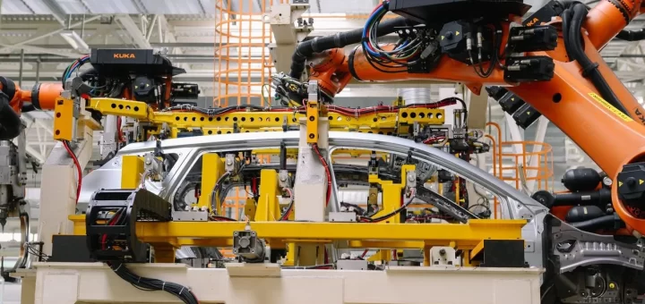 Три новые модели автомобилей Belgee и Geely, собранные в Беларуси.