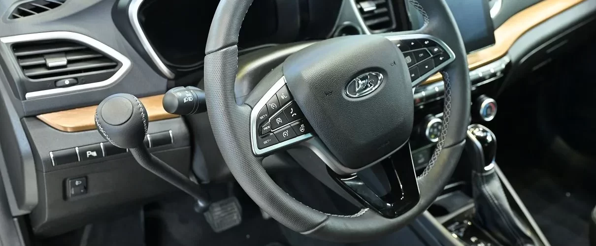 Изображение LADA Vesta с заблокированным рулем