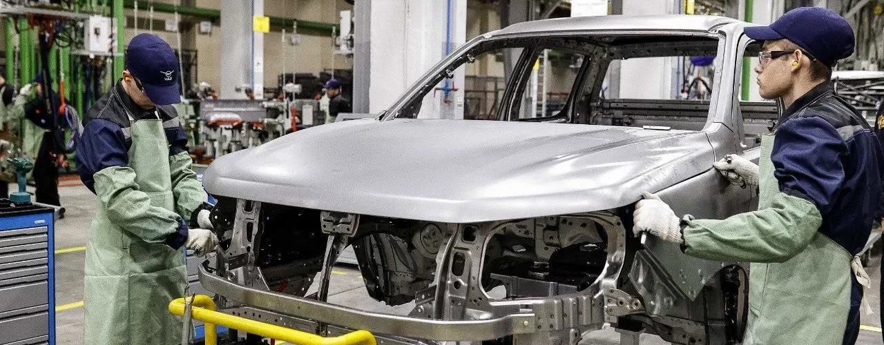 Роботы-доставщики на конвейере УАЗа