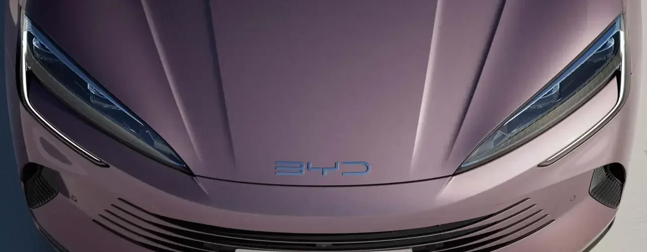 Фотография, демонстрирующая популярность автомобилей BYD в разных странах мира.