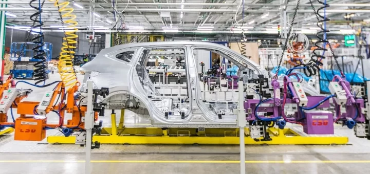 Современное предприятие Haval в Тулой области, показывающее строительство нового завода по производству трансмиссий