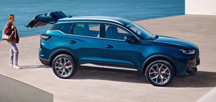 График, отображающий рост популярности различных марок и моделей автомобилей в России.