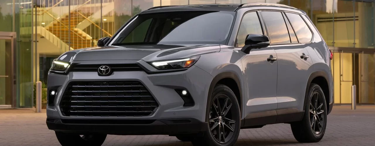 Фотография обновленного Toyota Grand Highlander 2026 модельного года