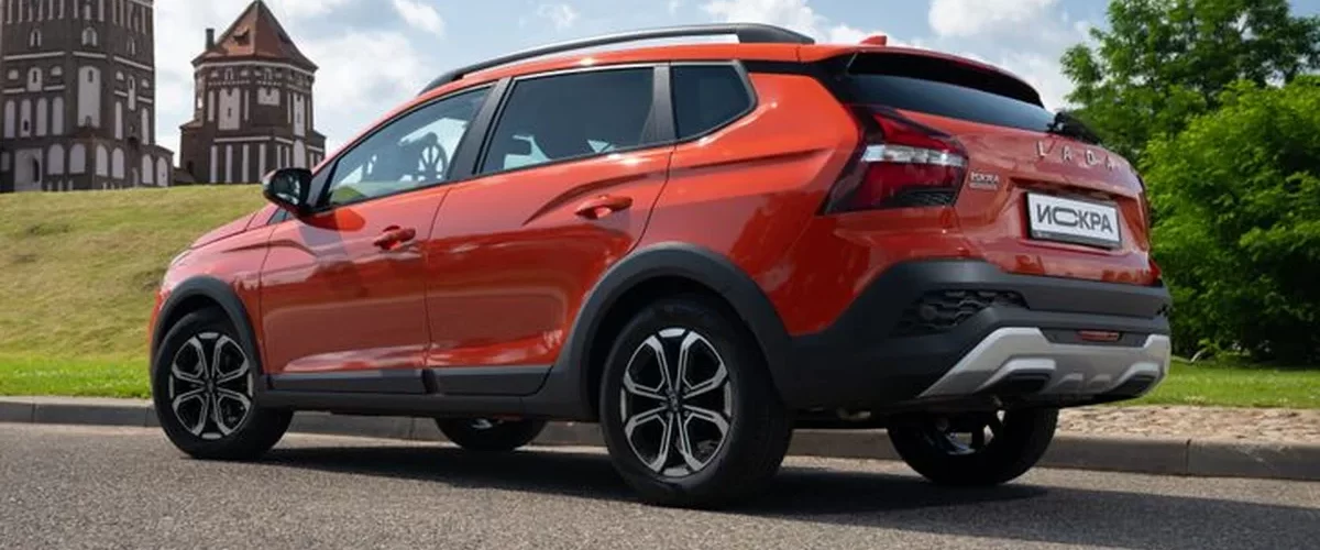 Фотография новых моделей LADA Iskra и Azimut.