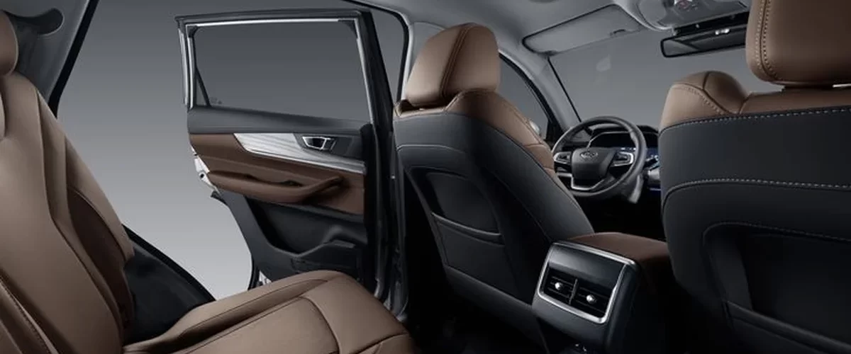 Фотография кроссовера XCite