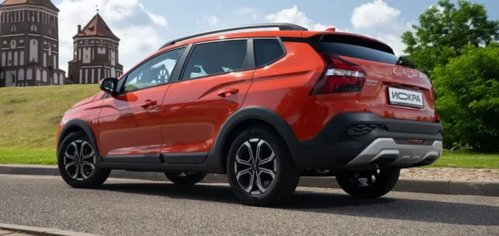 Фотография новых моделей LADA Iskra и Azimut.