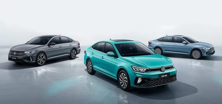 Седан Volkswagen Lavida XR в бюджетной комплектации на фоне городской дороги