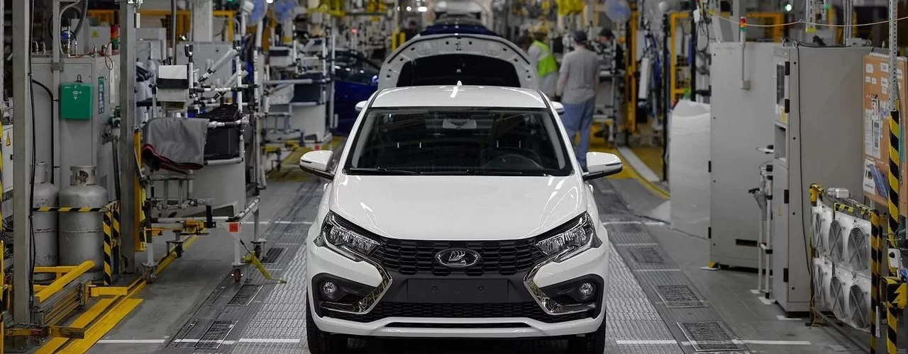 Сборочная линия LADA Iskra на Автозаводе Санкт-Петербург