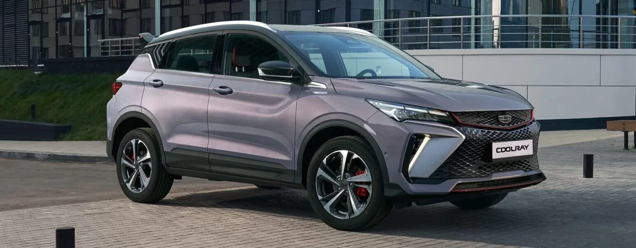 Geely Coolray на фоне белорусского пейзажа