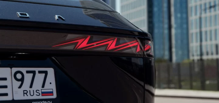 Omoda C6 — кибер‑футуристичный кроссовер в профиль