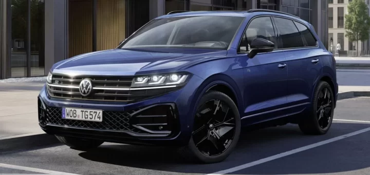 Крупный план: Touareg Final Edition на фоне эксклюзивной окраски и лазерной гравировки Final Edition.